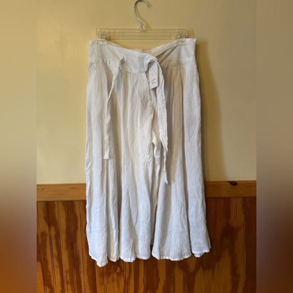 NWT White Wide Leg Gaucho Pants - Picture 2 of 8